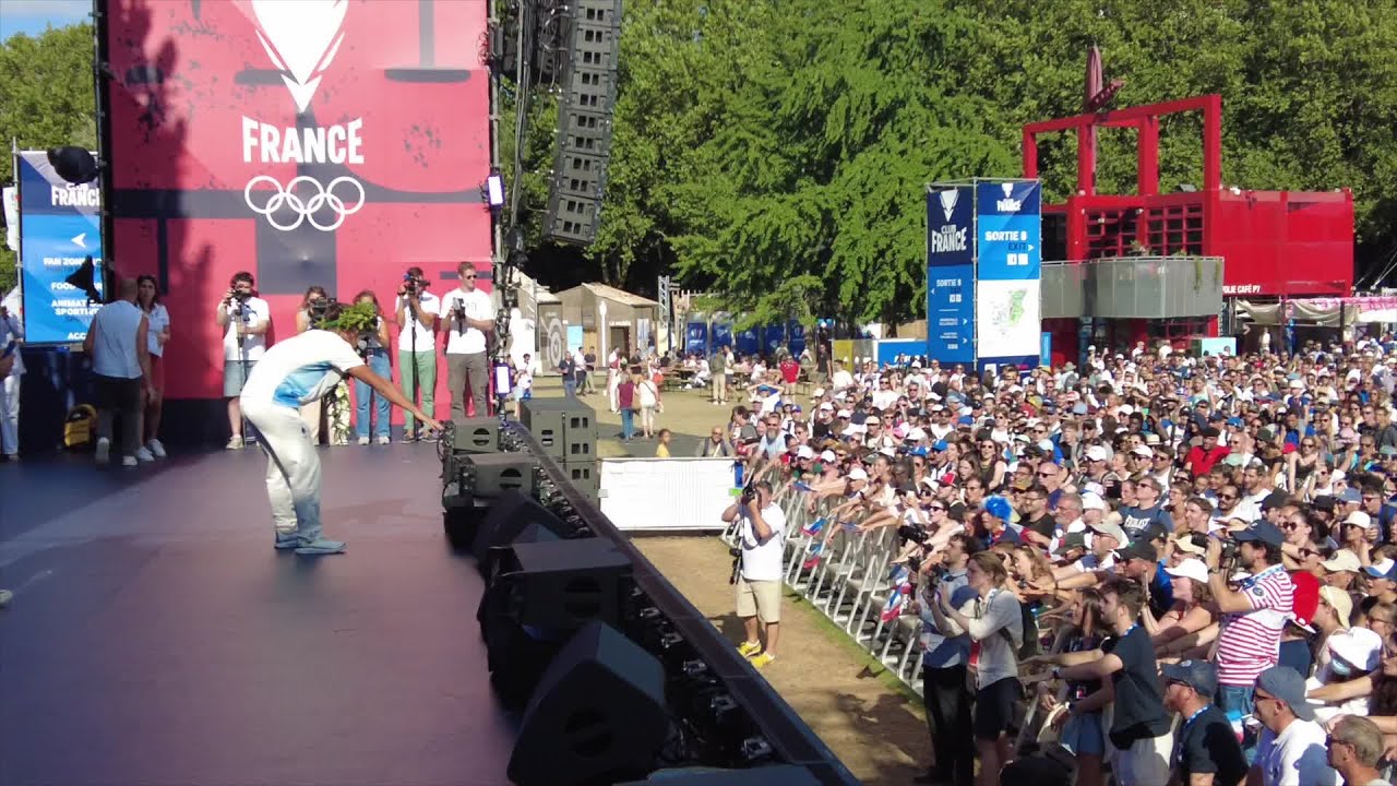 Dans les coulisses à Paris avec le surfeur Kauli Vaast - JO 2024 - Surf