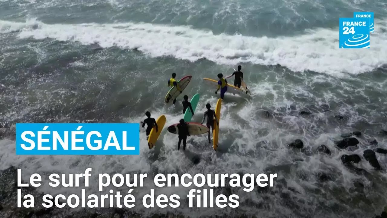 Au Sénégal, un programme de surf encourage les filles à retourner à l'école • FRANCE 24