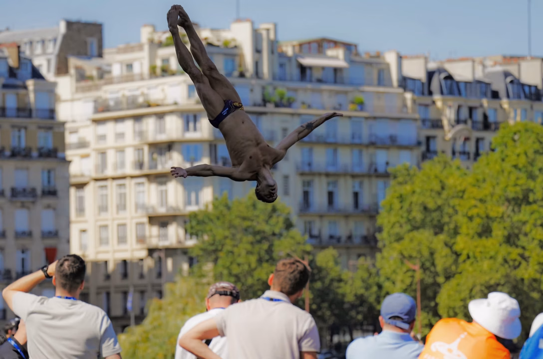 Surfer au cœur de Paris : notre expérience du e-foil, la planche motorisée qui vous fait littéralement voler sur l&rsquo;eau