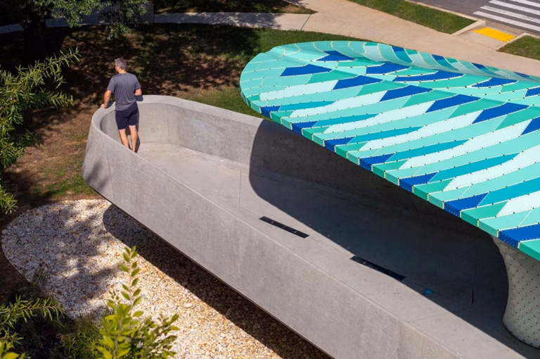 À Castres, Julien Cardin conçoit des planches de surf là où la mer est absente à l&rsquo;horizon
