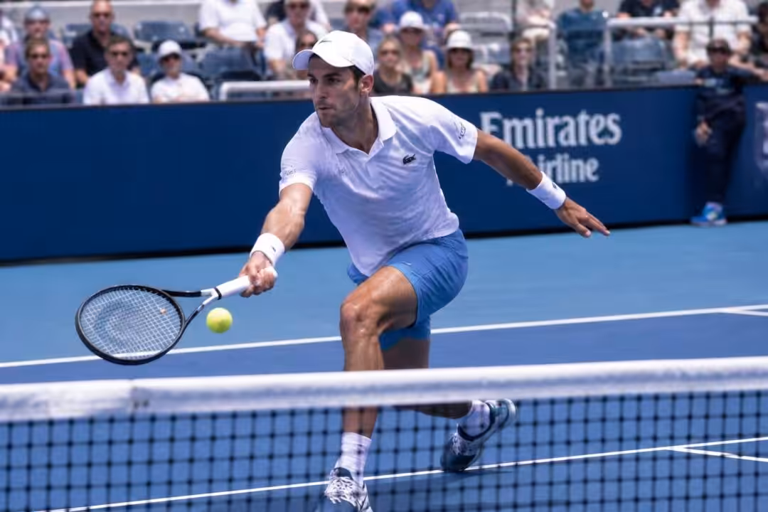 découvrez des techniques efficaces et des conseils pratiques pour maîtriser le taper court au tennis et améliorer significativement votre jeu sur le court.